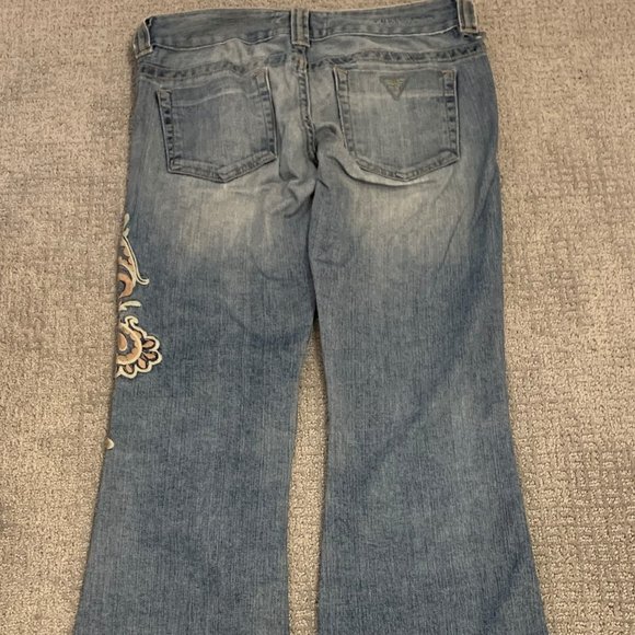 GUC Distressed Faded Guess Embroidered Bird Jeans - Picture 7 of 10